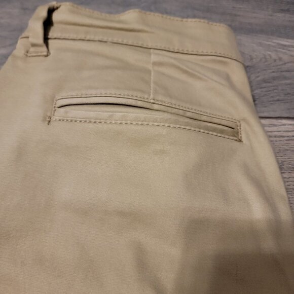 Lee Relaxed Fit Khaki Pants.  Size 10 long - Picture 3 of 6